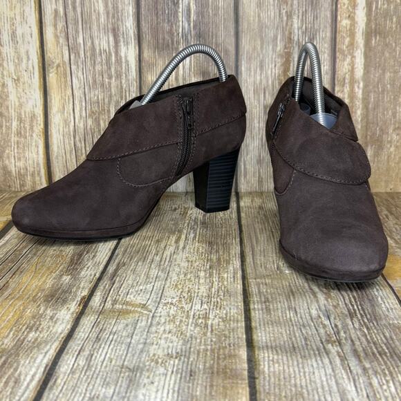 Clark's Brown Suede Block Heel Hippie Boho Ankle Booties Womens Sz 8.5M - Picture 1 of 8